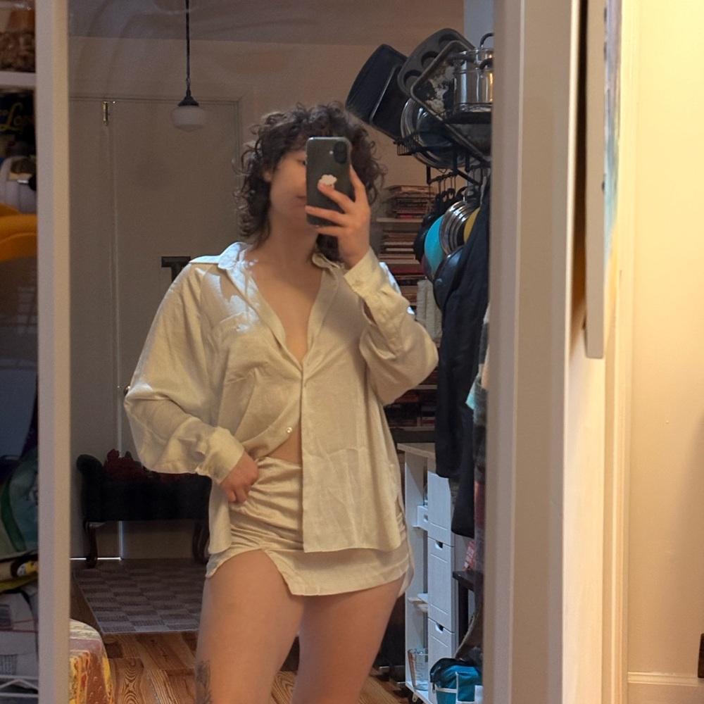 Abercrombie & Fitch Cream Satin Skort with Wilfred Satin Shirt Set